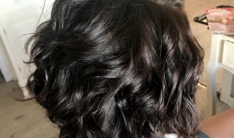 Végétalement Provence - Claire et Séverine Saint-Denis - Salon de coiffure avec produits végétaux