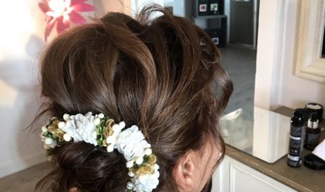 Végétalement Provence - Claire et Séverine Saint-Denis - Salon de coiffure avec produits végétaux