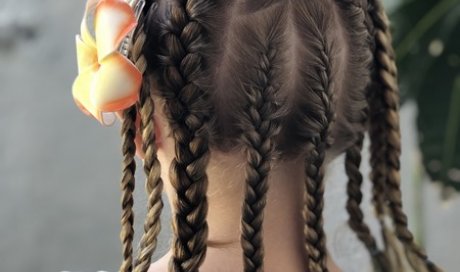 Végétalement Provence - Claire et Séverine Saint-Denis - Salon de coiffure avec produits végétaux