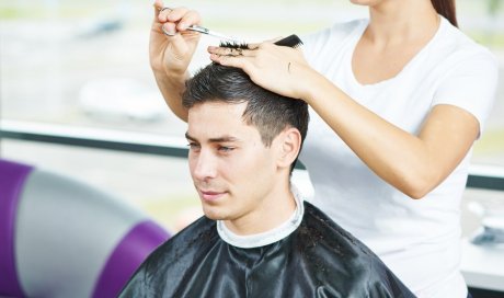 Végétalement Provence - Claire et Séverine Saint-Denis - Salon de coiffure avec produits végétaux
